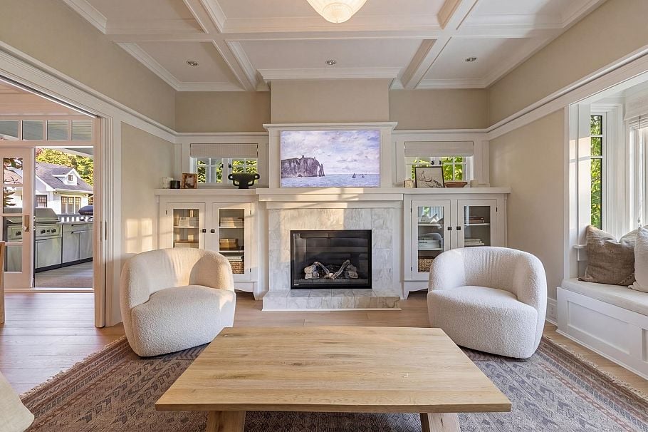 360 E Windsor Road North Vancouver, BC - 5