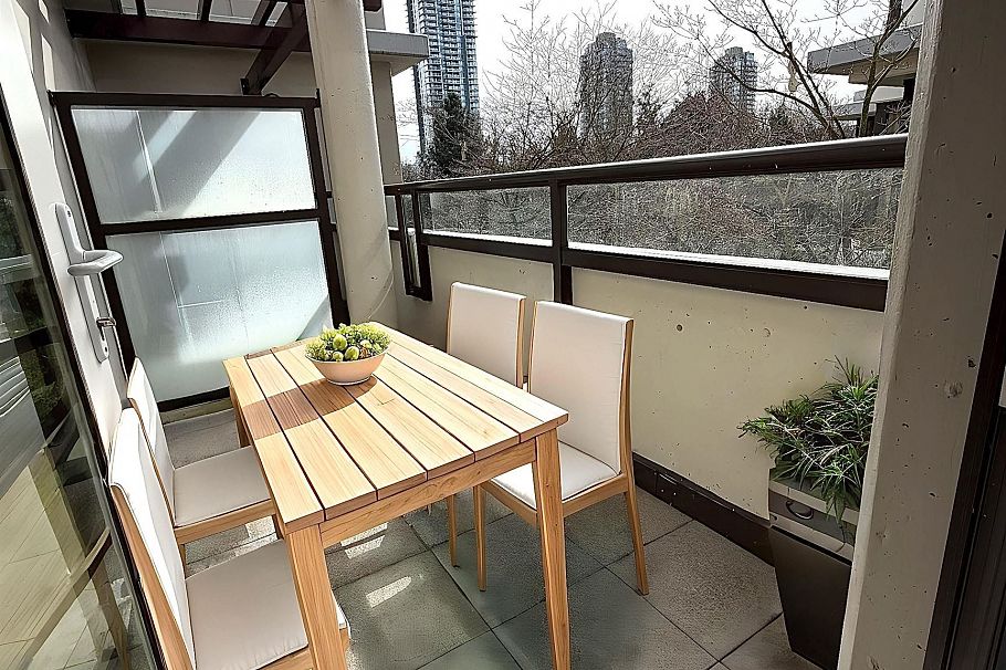 TH13 2089 Rosser Avenue Burnaby, BC - 12