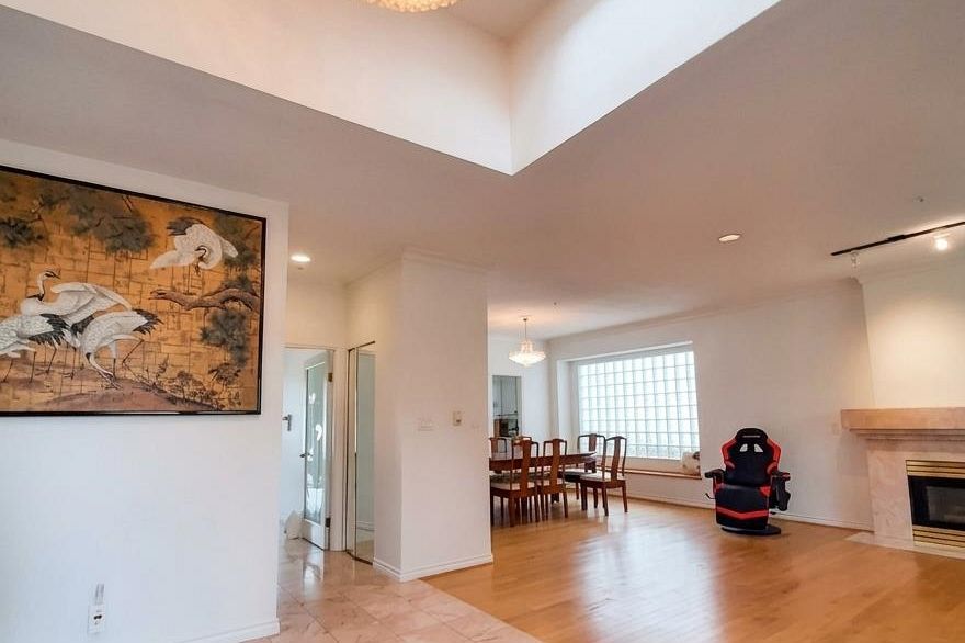 123 E 45th Avenue Vancouver, BC - 6