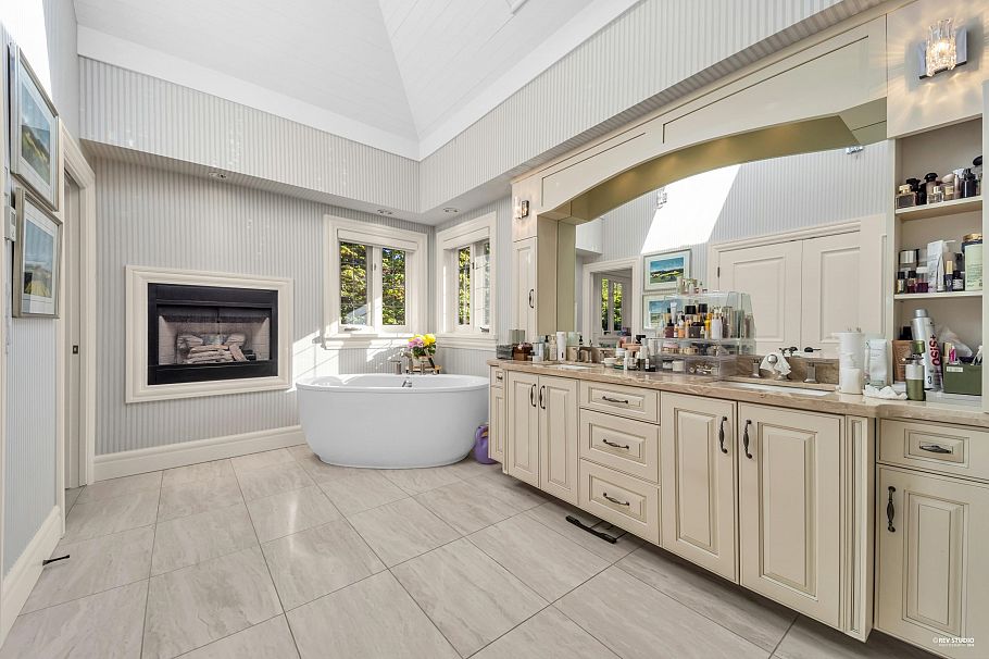 5730 College Highroad Vancouver, BC - 24