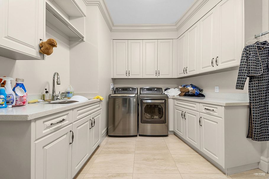 5730 College Highroad Vancouver, BC - 32