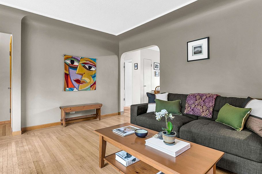 2578 E 15th Avenue Vancouver, BC - 7