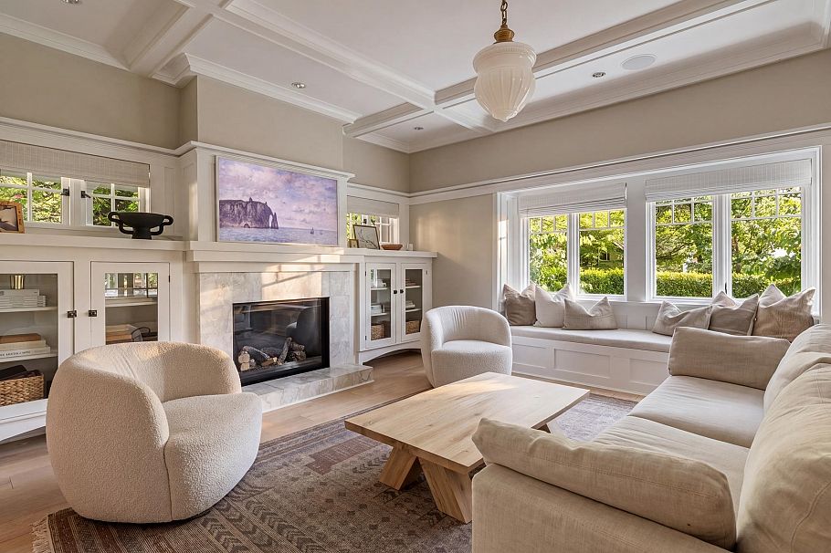 360 E Windsor Road North Vancouver, BC - 4