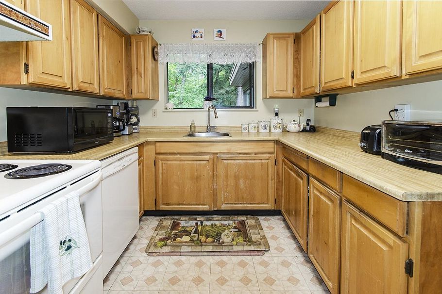 309 1385 Draycott Road North Vancouver, BC - 2