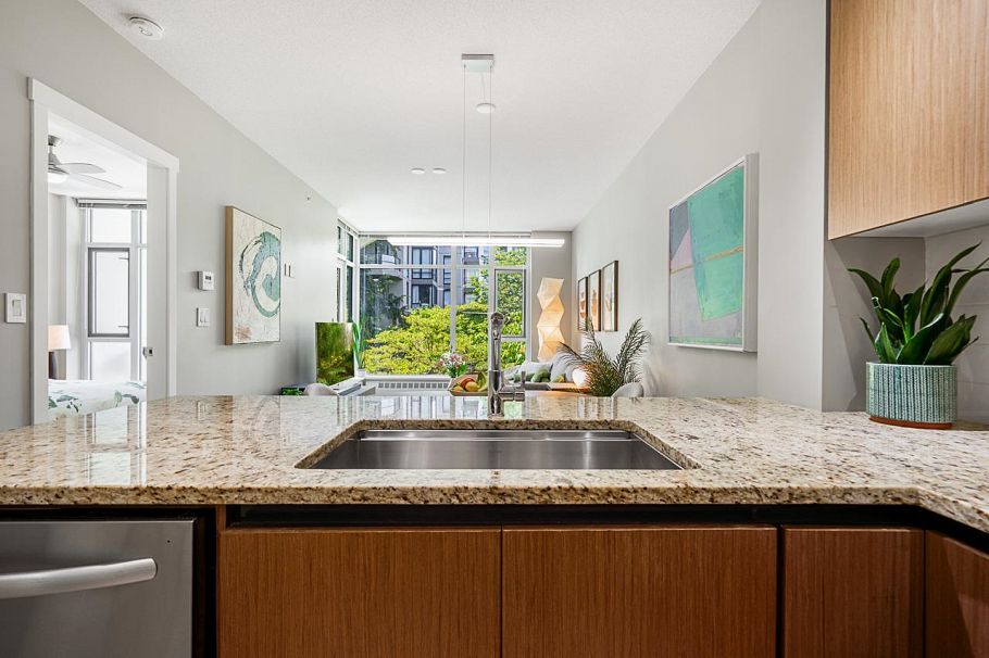 202 135 W 2nd Street North Vancouver, BC - 4