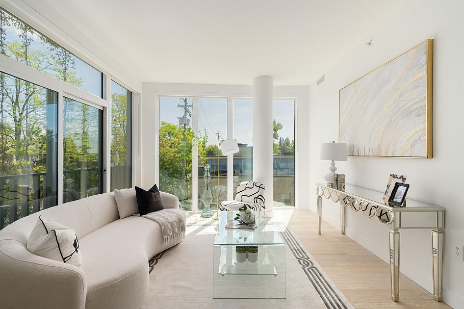 404 2888 Arbutus Street Vancouver, BC - 2