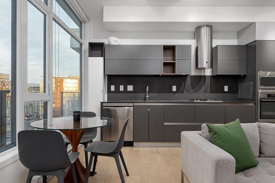 601 133 E 8th Avenue Vancouver, BC - 2