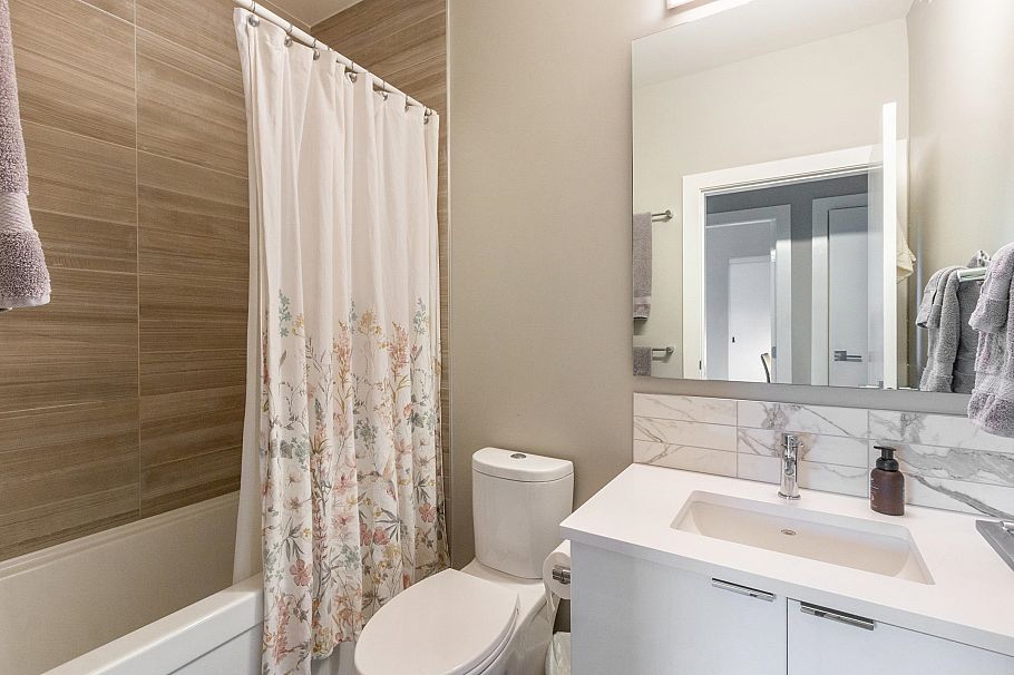 32 3595 Salal Drive North Vancouver, BC - 25