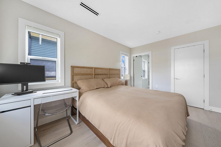 1758 E 14th Avenue Vancouver, BC - 13