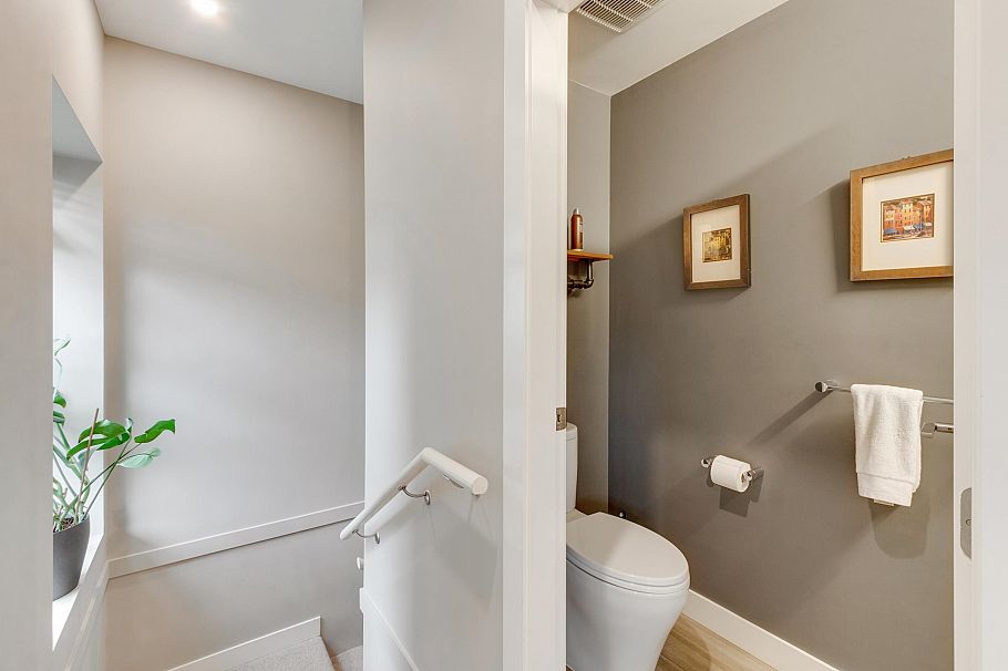 32 3595 Salal Drive North Vancouver, BC - 16
