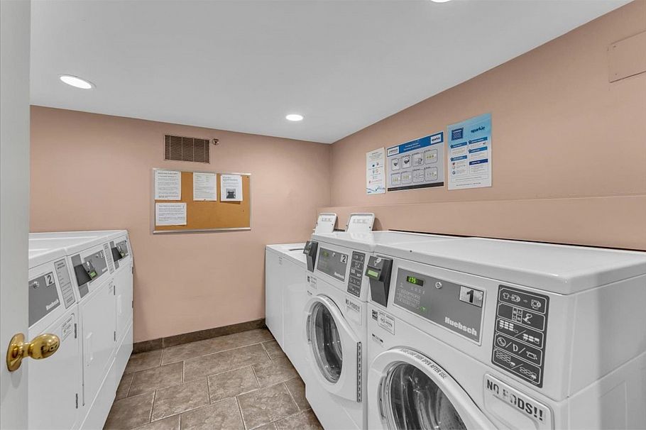207 1655 Nelson Street Vancouver, BC - 15