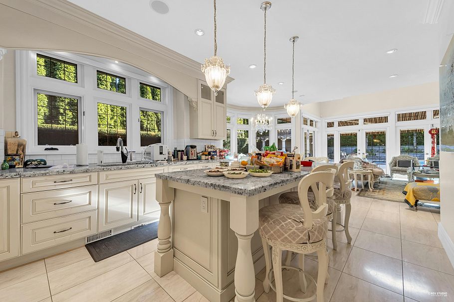 5730 College Highroad Vancouver, BC - 22