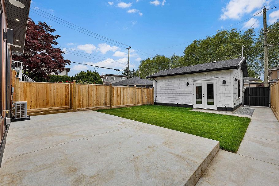 2 182 Ontario Place Vancouver, BC - 24