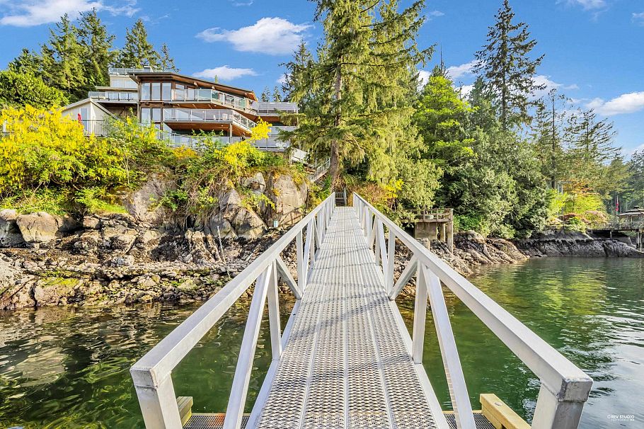 2136 Lockehaven Road North Vancouver, BC - 6