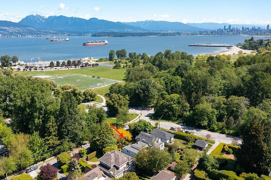 4316 W 2nd Avenue Vancouver, BC - 2