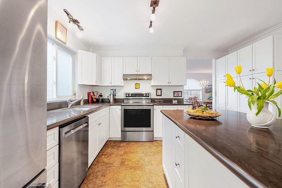 3298 Mahon Avenue North Vancouver, BC - 6