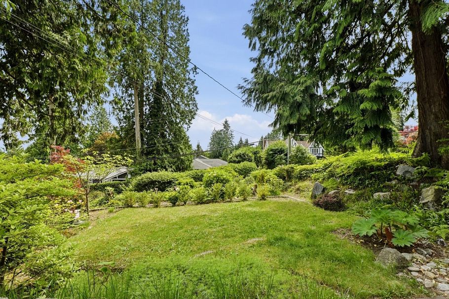 1380 Coleman Street North Vancouver, BC - 7