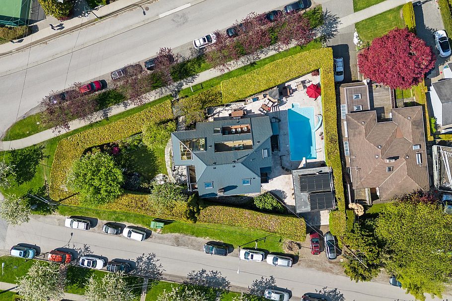 3850 Point Grey Road Vancouver, BC - 3