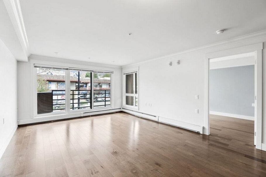 202 857 W 15th Street North Vancouver, BC - 4