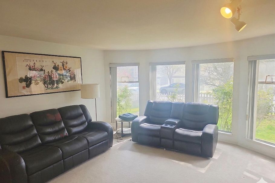 3523 Napier Street Vancouver, BC - 2
