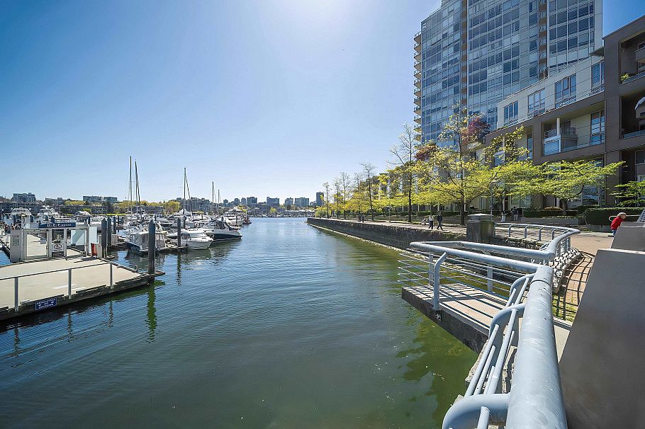 902 1199 Marinaside Crescent Vancouver, BC - 33