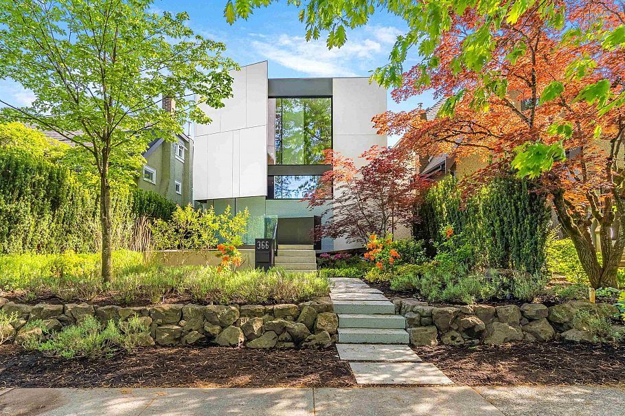 366 W 22nd Avenue Vancouver, BC - 1