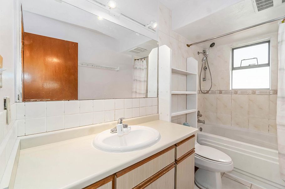 5820 Earles Street Vancouver, BC - 18