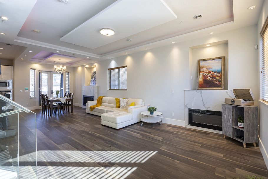 3123 E 7th Avenue Vancouver, BC - 2