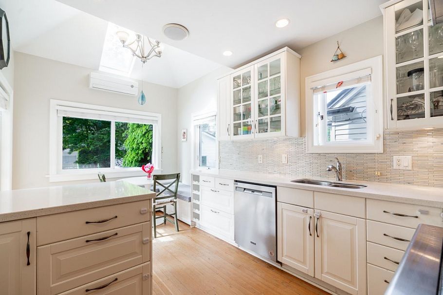 242 W 21st Avenue Vancouver, BC - 6