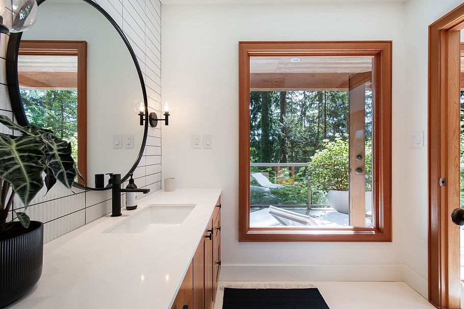 1940 Rivergrove Place North Vancouver, BC - 27