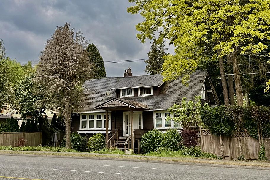 4849 Oak Street Vancouver, BC - 1