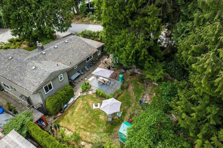 1380 Coleman Street North Vancouver, BC - 9
