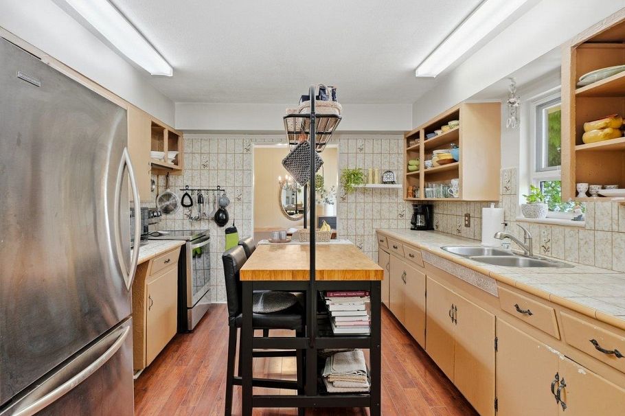 1380 Coleman Street North Vancouver, BC - 26