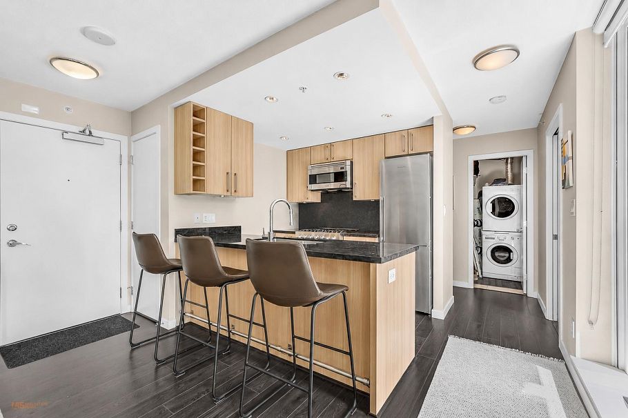 514 1708 Columbia Street Vancouver, BC - 7