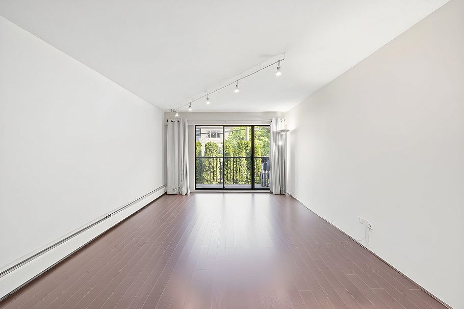 205 1585 E 4th Avenue Vancouver, BC - 2