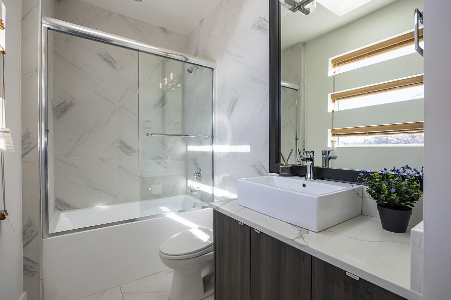 3123 E 7th Avenue Vancouver, BC - 17