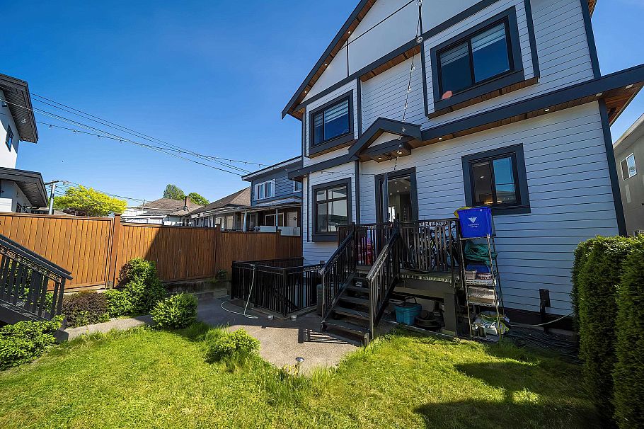 749 E 60th Avenue Vancouver, BC - 19