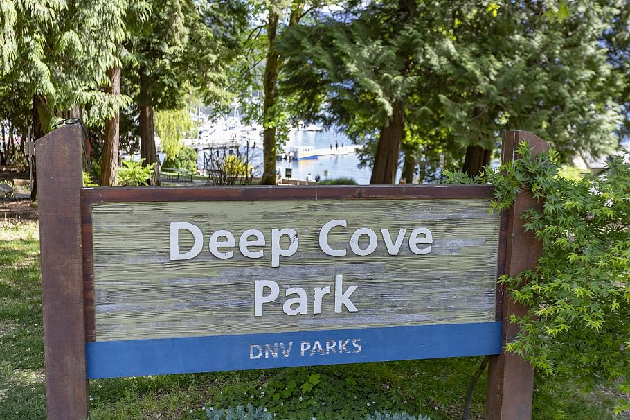 2 2151 Banbury Road North Vancouver, BC - 33