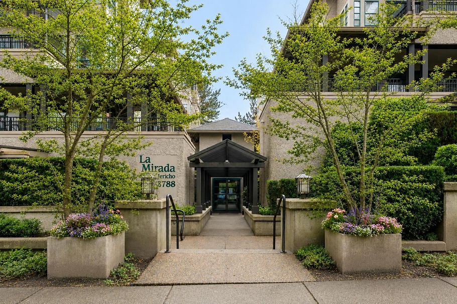 205 3788 W 8th Avenue Vancouver, BC - 27