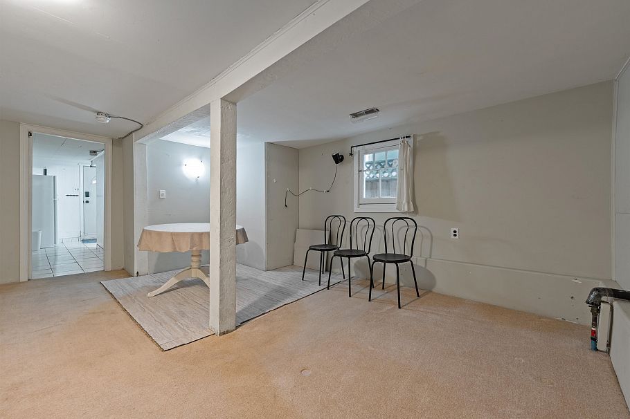 2820 W 13th Avenue Vancouver, BC - 15