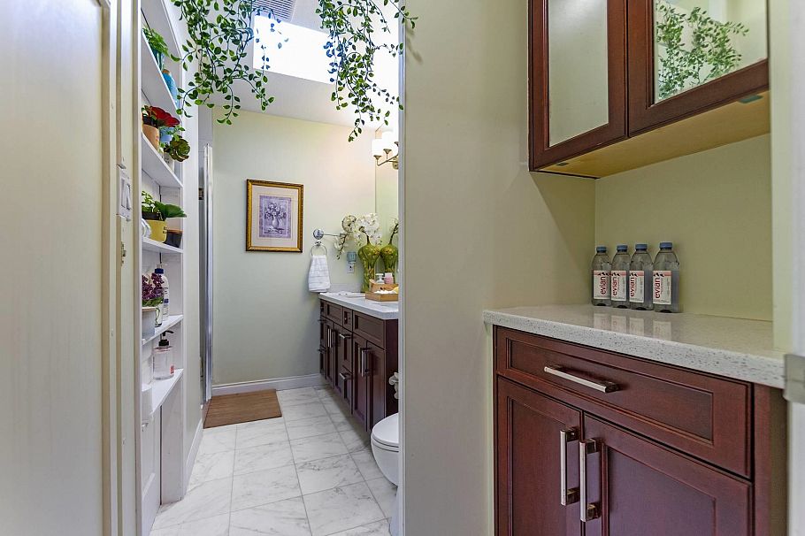 2952 W 8th Avenue Vancouver, BC - 15