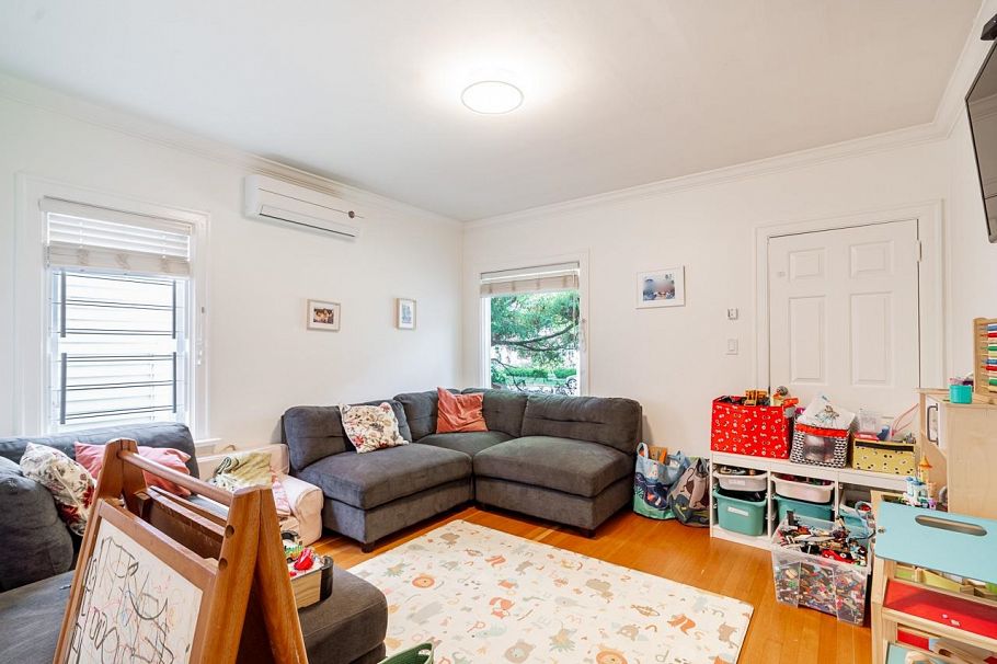 242 W 21st Avenue Vancouver, BC - 12
