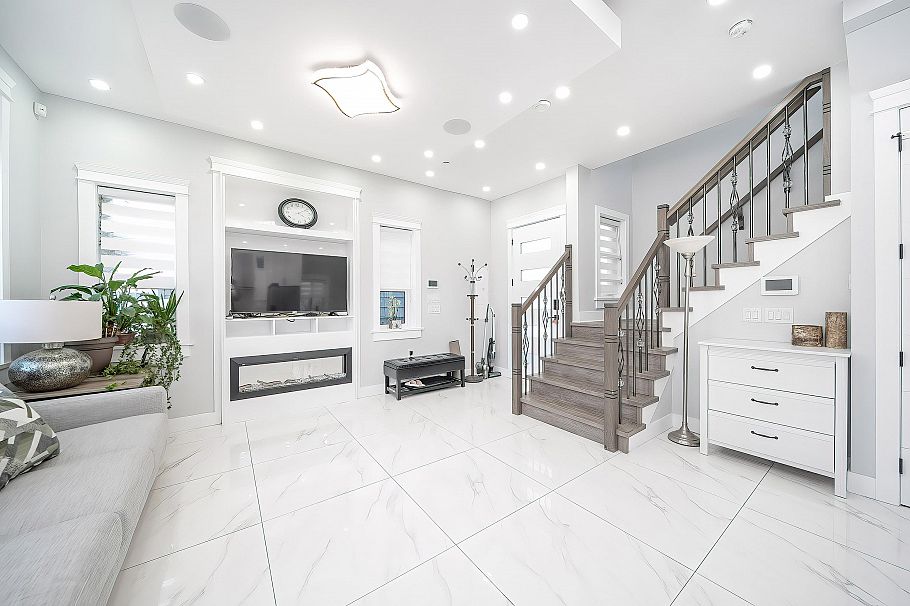 749 E 60th Avenue Vancouver, BC - 9