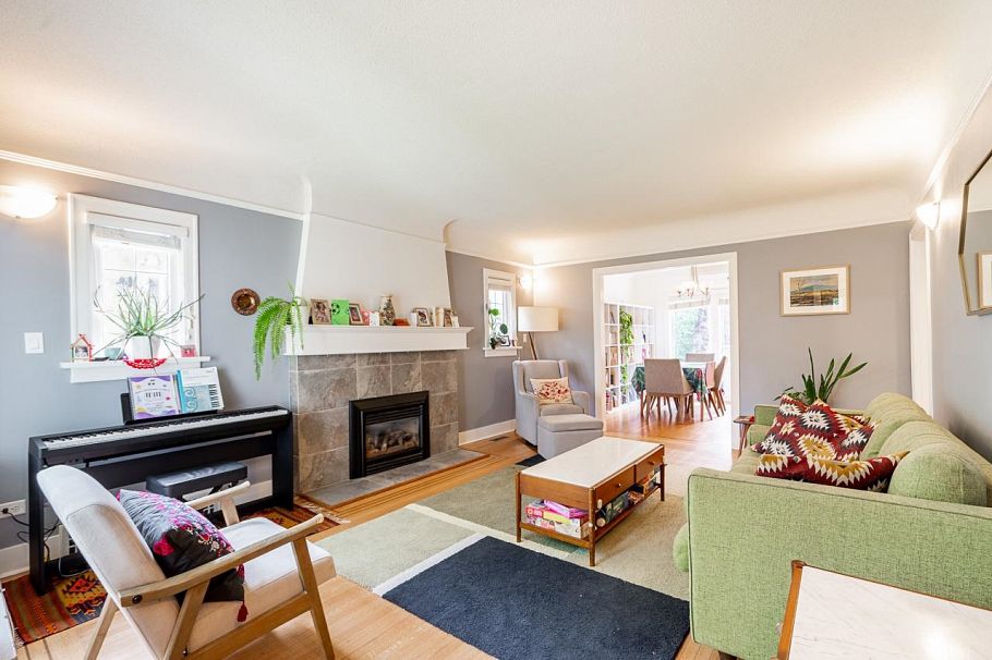 242 W 21st Avenue Vancouver, BC - 4
