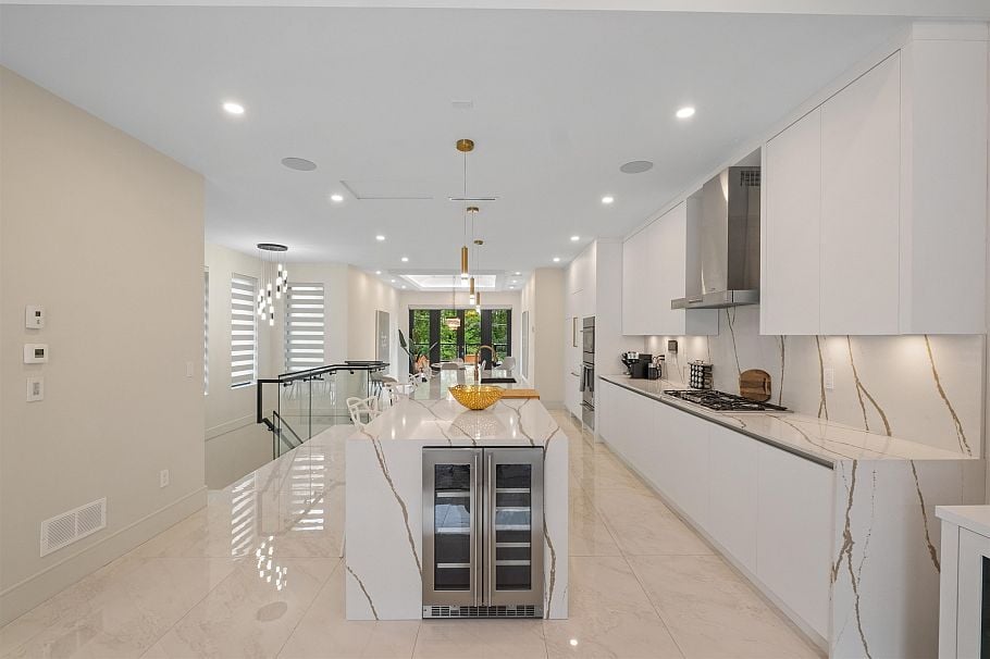 1126 Heywood Street North Vancouver, BC - 13