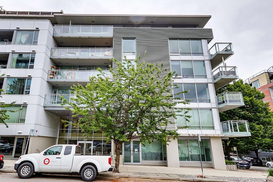 607 289 E 6 Avenue Vancouver, BC - 1