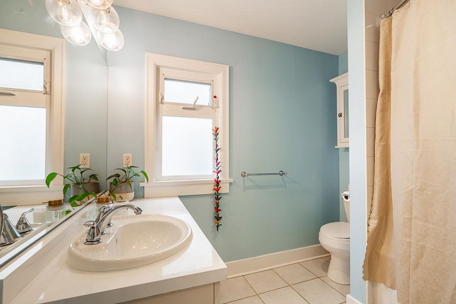 242 W 21st Avenue Vancouver, BC - 13
