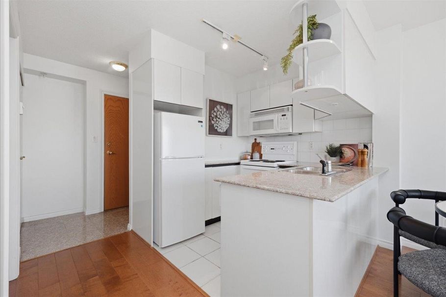 2409 1189 Howe Street Vancouver, BC - 7