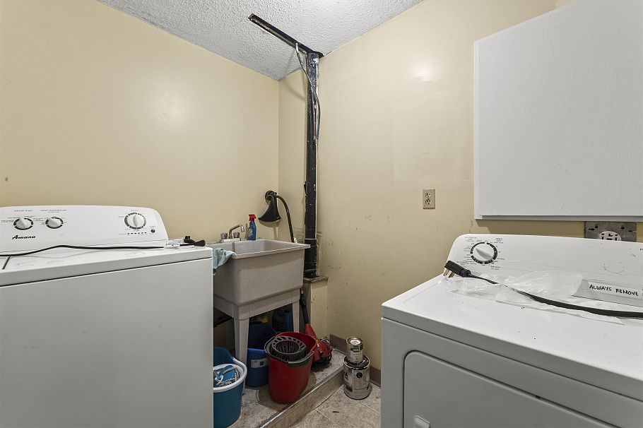 2514 E 49th Avenue Vancouver, BC - 17