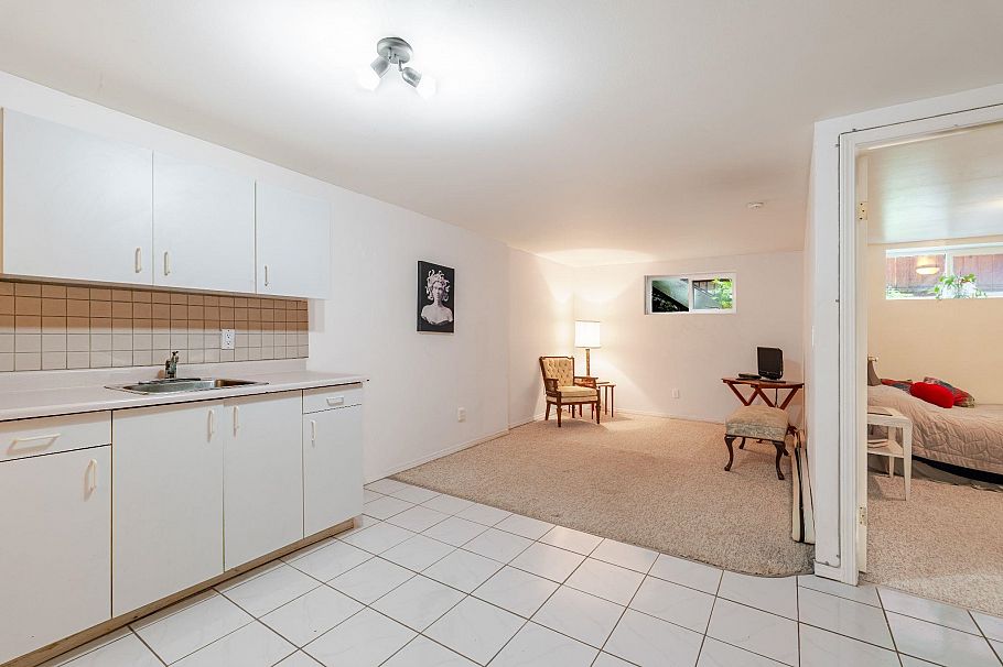 3298 Mahon Avenue North Vancouver, BC - 20